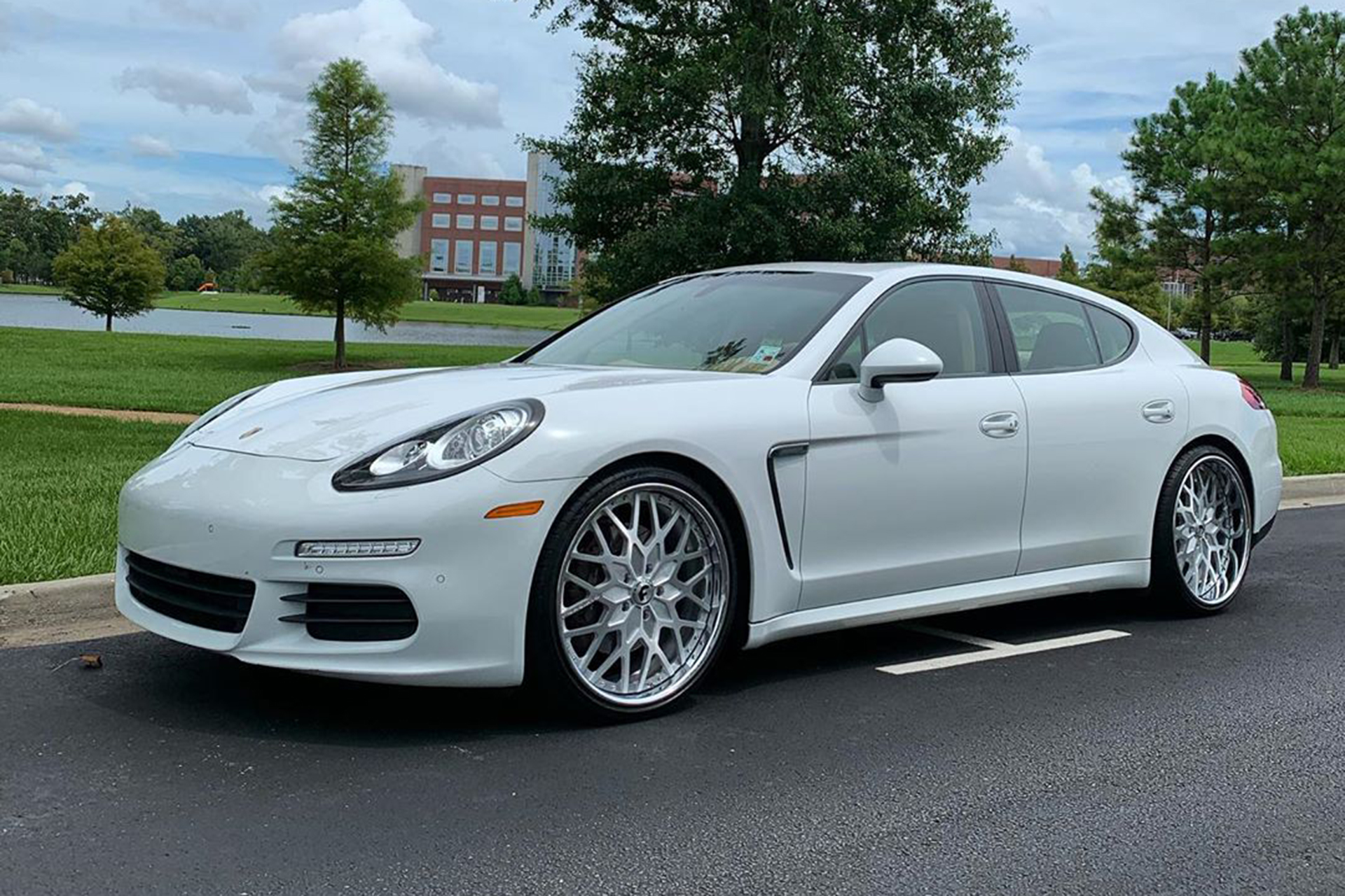 Panamera on Niddo