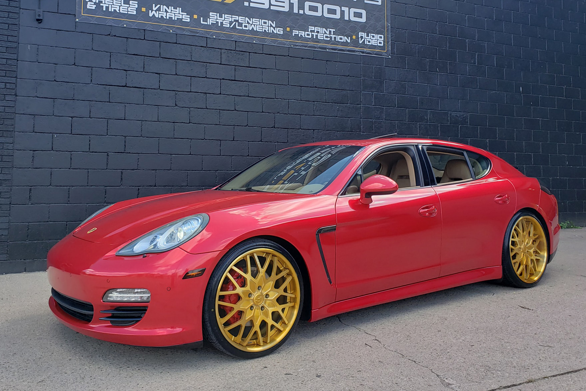 Panamera on Nido