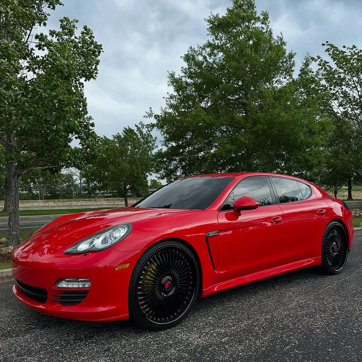 Porsche Panamera on Forgiato Trimestre wheels