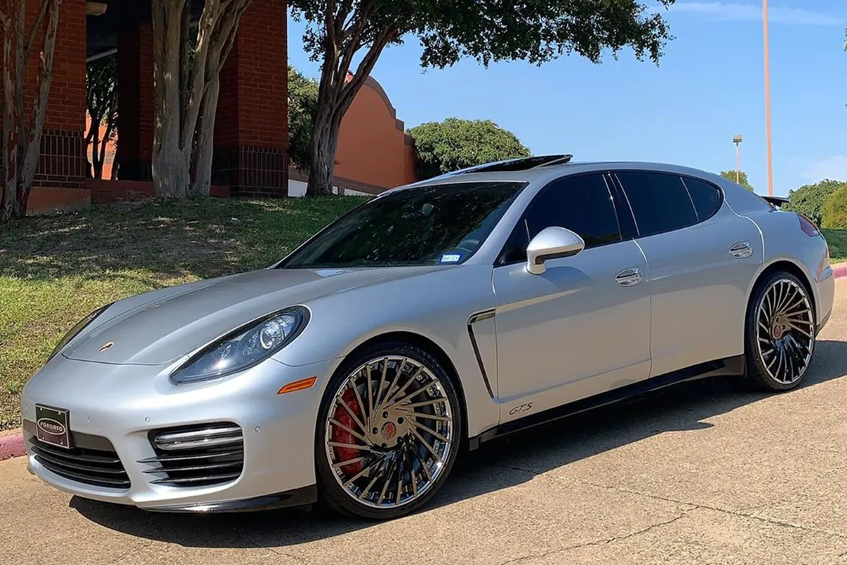 Porsche Panamera on Forgiato Ventoso-ECL wheels