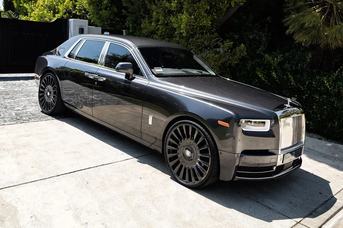 Rolls-Royce Phantom on Forgiato Calibro-M wheels