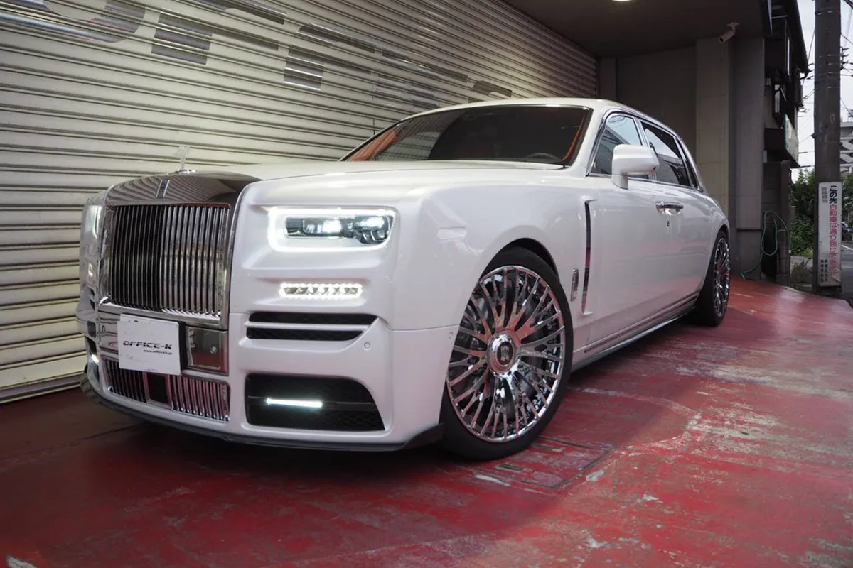 Rolls-Royce Phantom on Forgiato Cravatta-ECL wheels