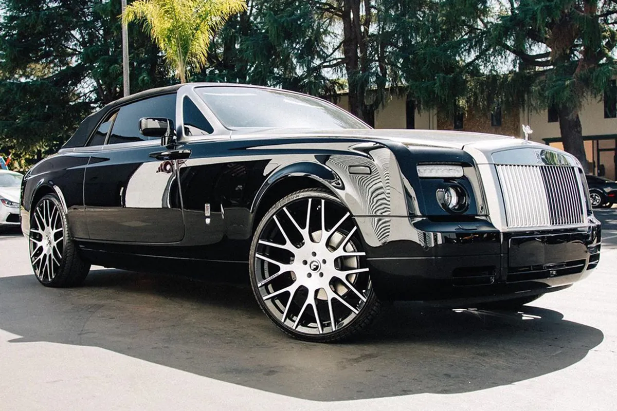 Rolls-Royce Phantom on Forgiato Freddo-M wheels