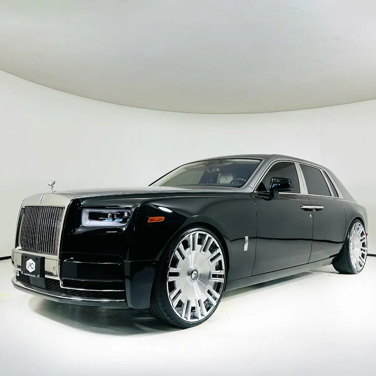 Rolls-Royce Phantom on Forgiato Licenziato-ECL wheels