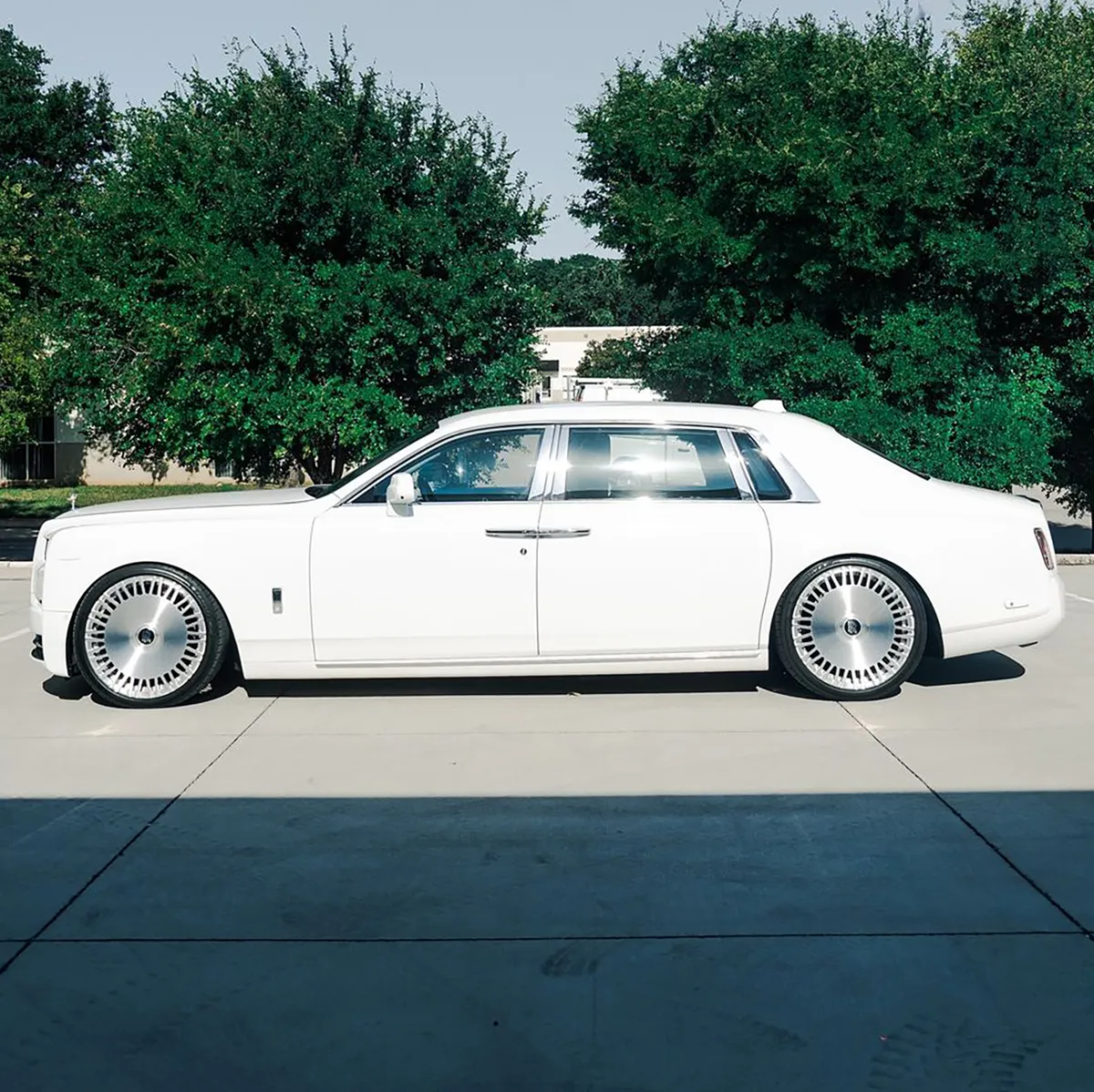 Rolls-Royce Phantom on Forgiato Luce-M wheels