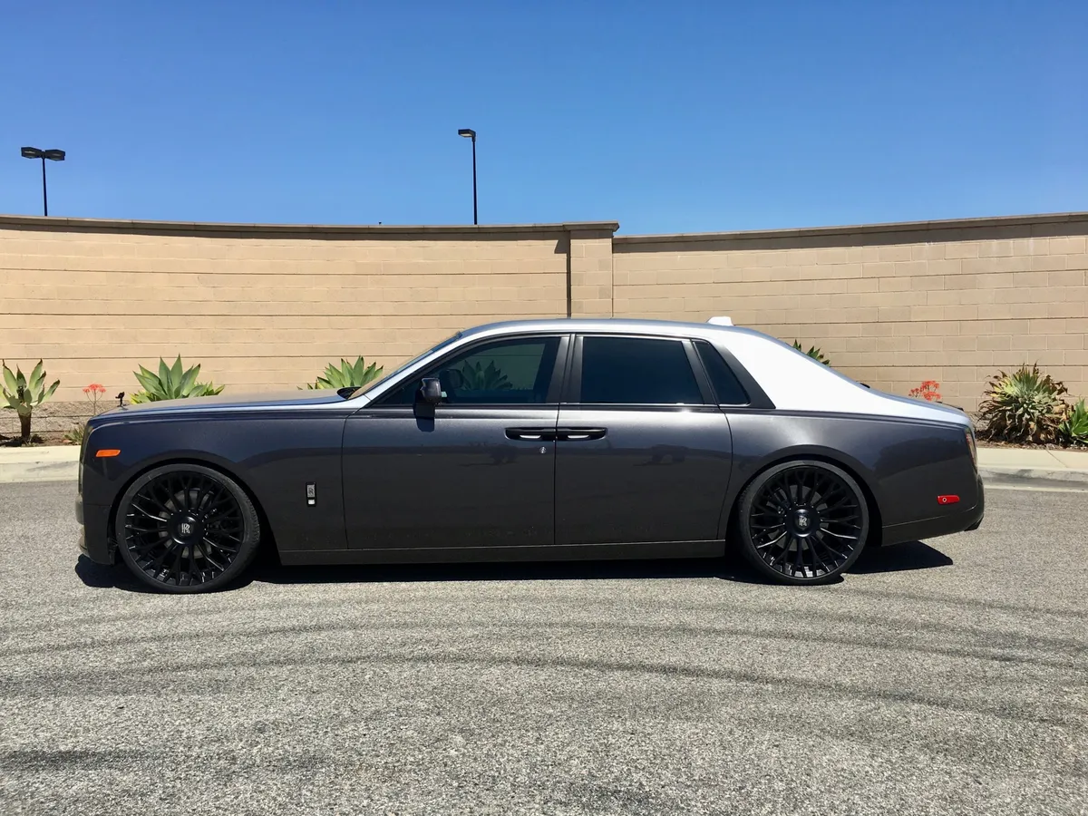 Rolls-Royce Phantom on Forgiato NB6-M wheels