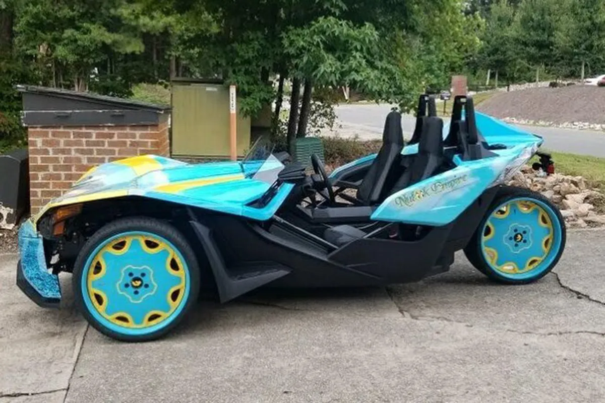 Polaris Polaris on Forgiato Fiore wheels