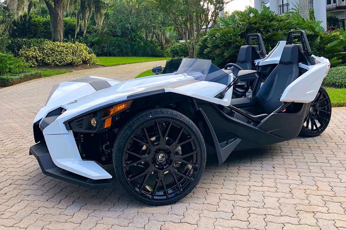 Polaris Polaris on Forgiato Flow wheels
