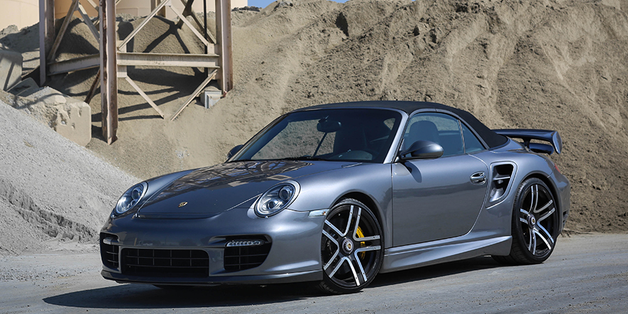 Porsche Carrera on Estremo
