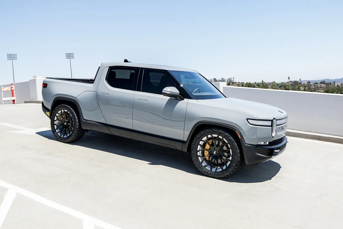 Rivian R1T on Forgiato Drea-M wheels