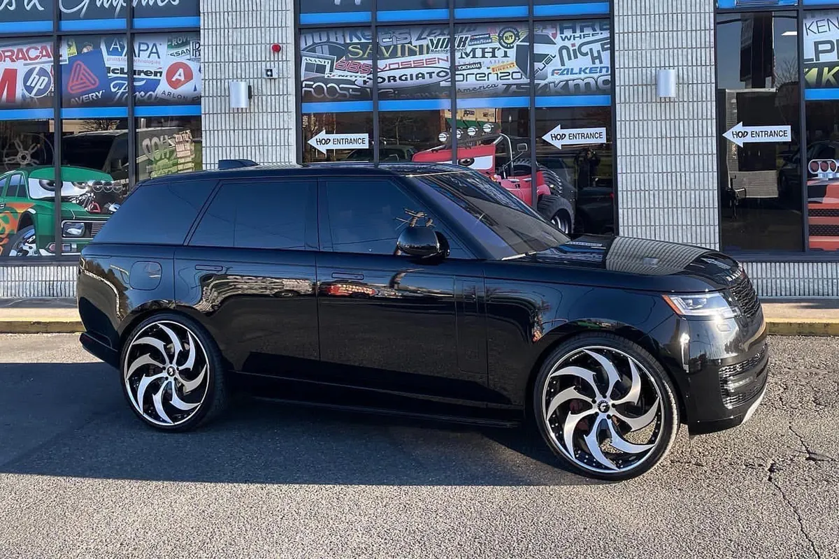 Land Rover Range Rover on Forgiato Avviato-ECL wheels