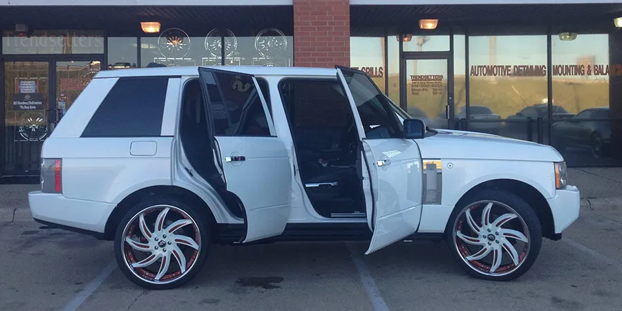 Land Rover Range Rover on Forgiato Azioni wheels