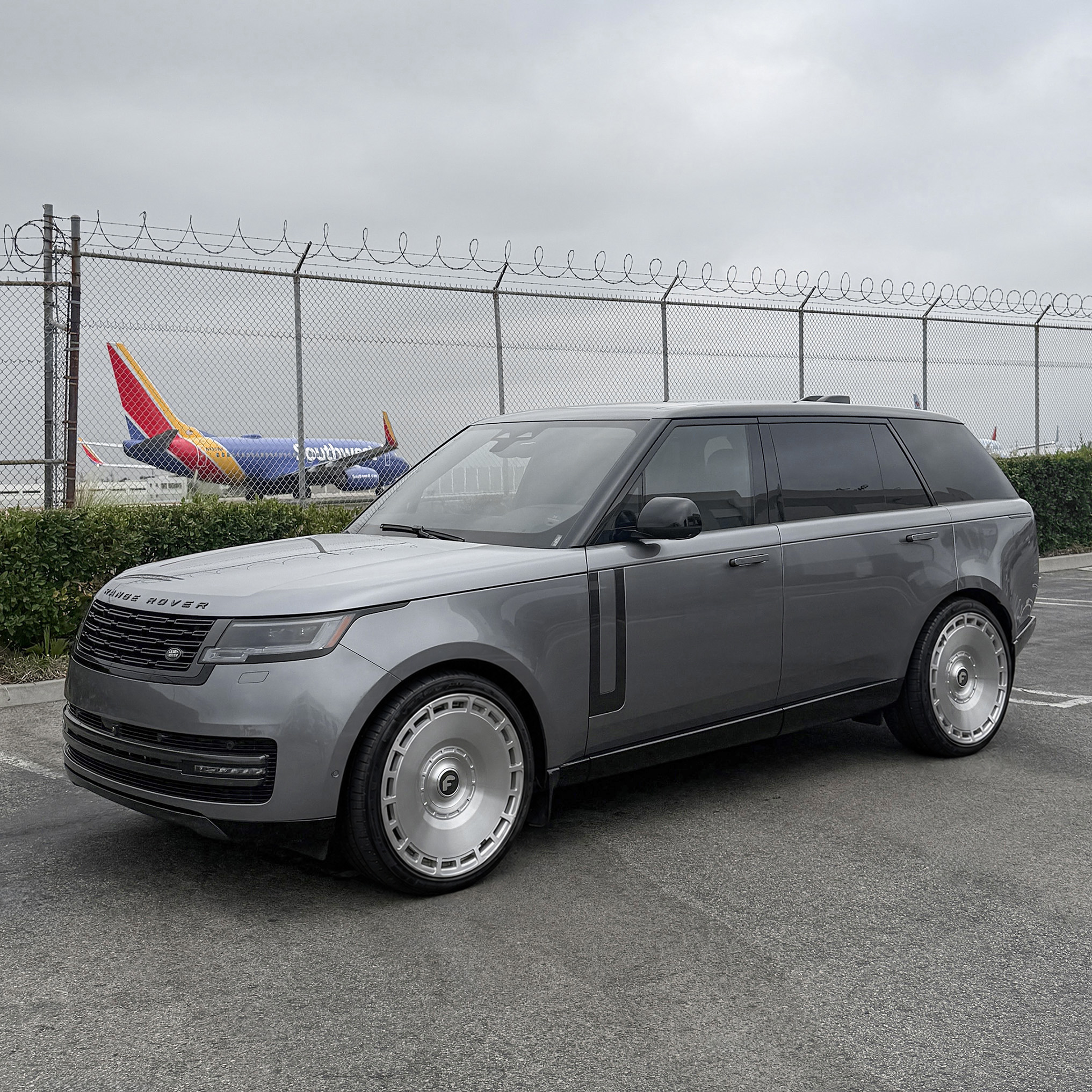 Range Rover on Carboni M