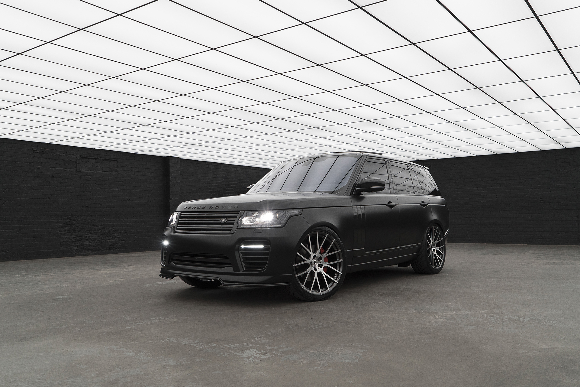 Range Rover on Flow
