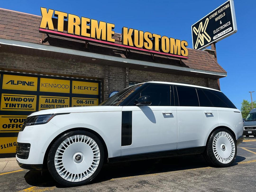 Range Rover on Luce-M