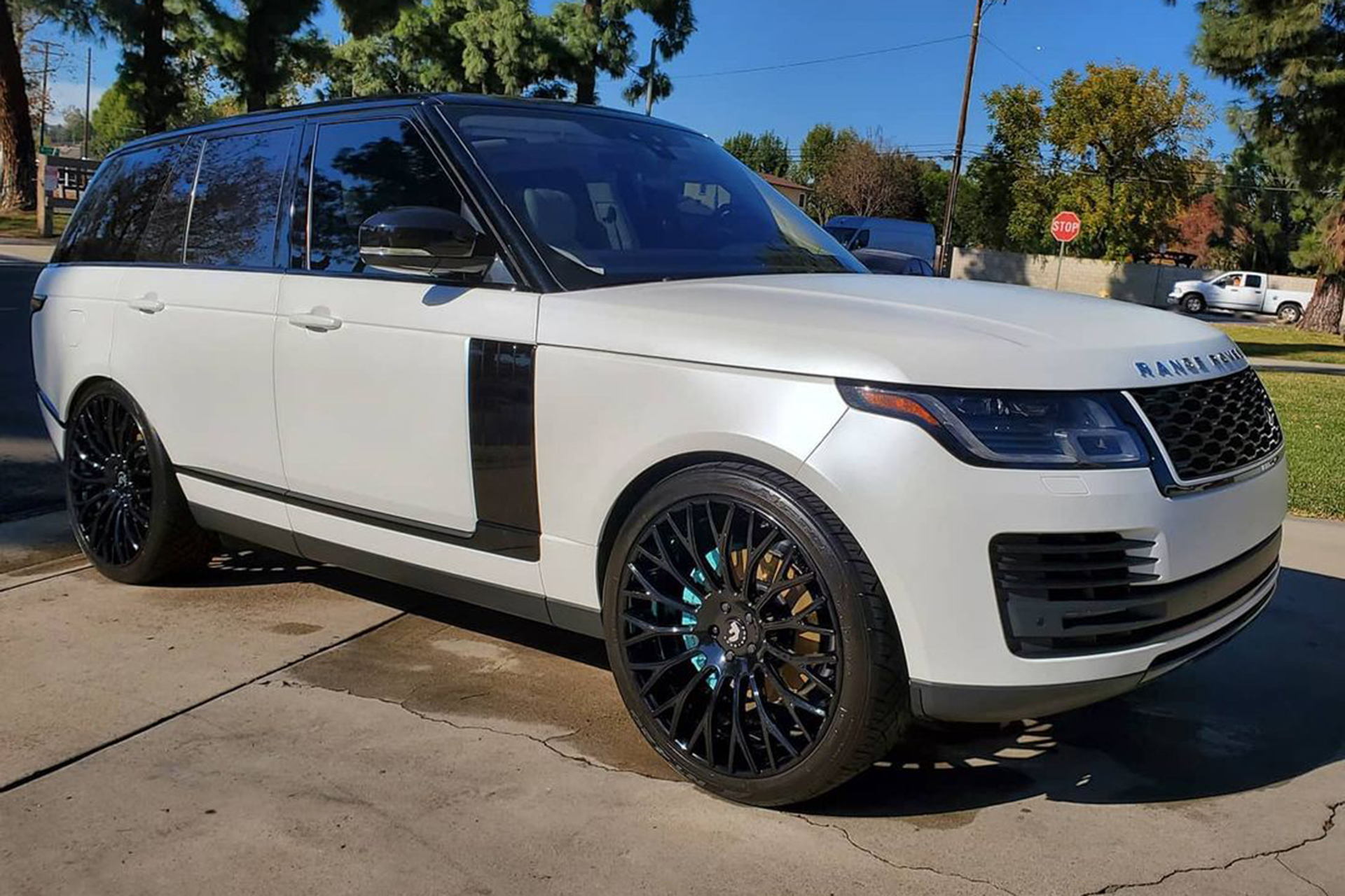 Range Rover on NB6-ECL