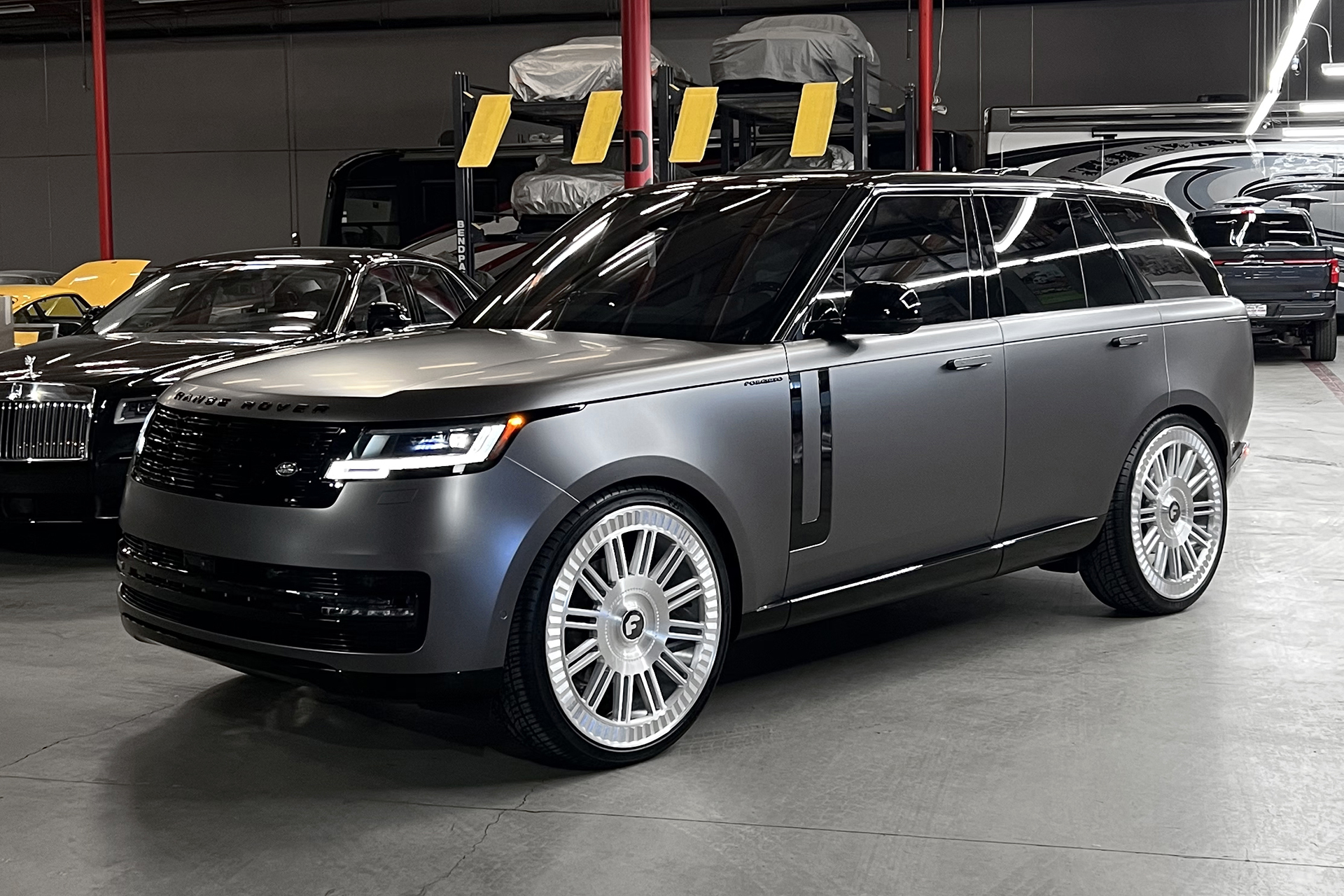 Range Rover on Orologio-M