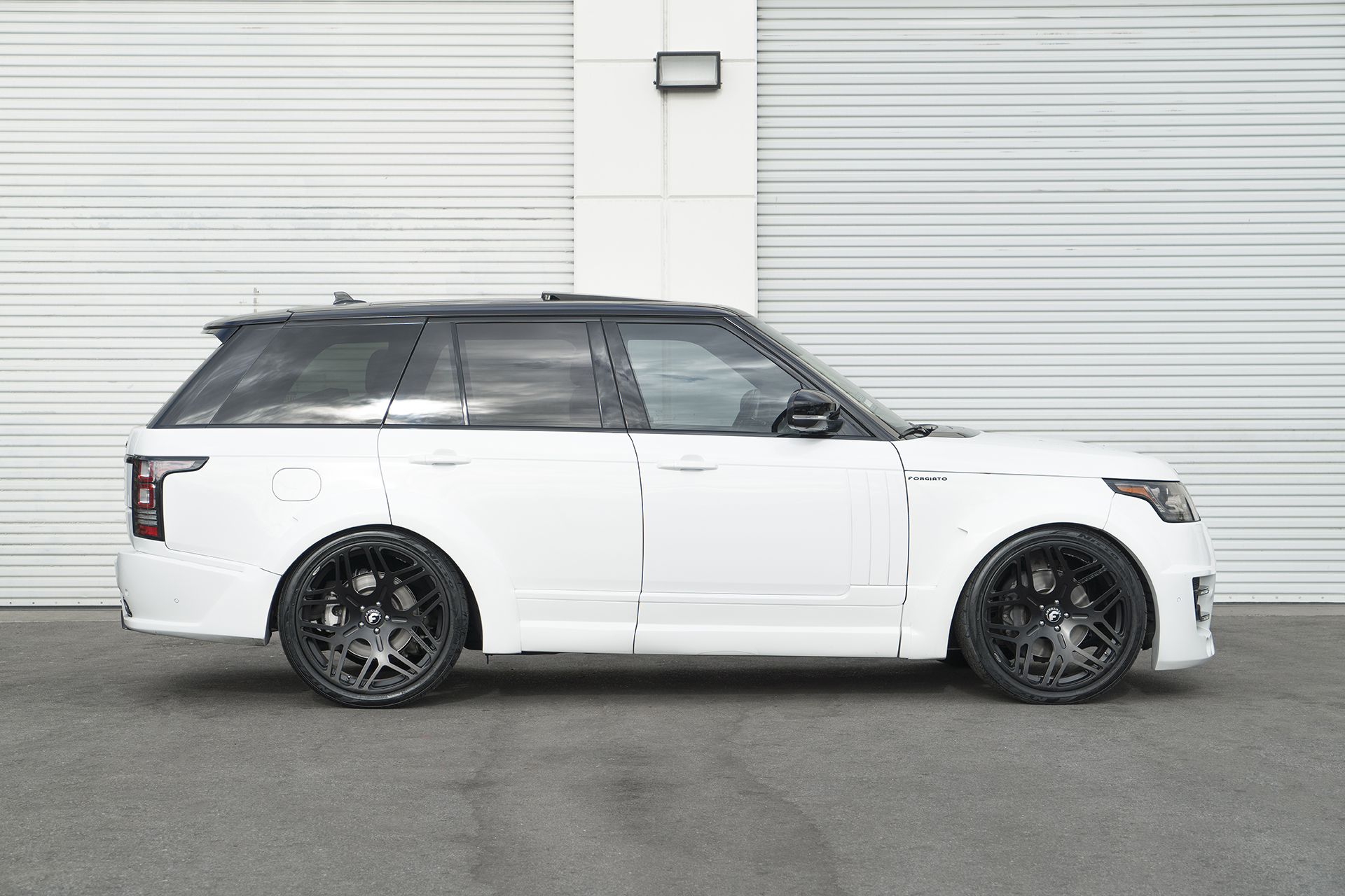 Range Rover on Quadrato-M