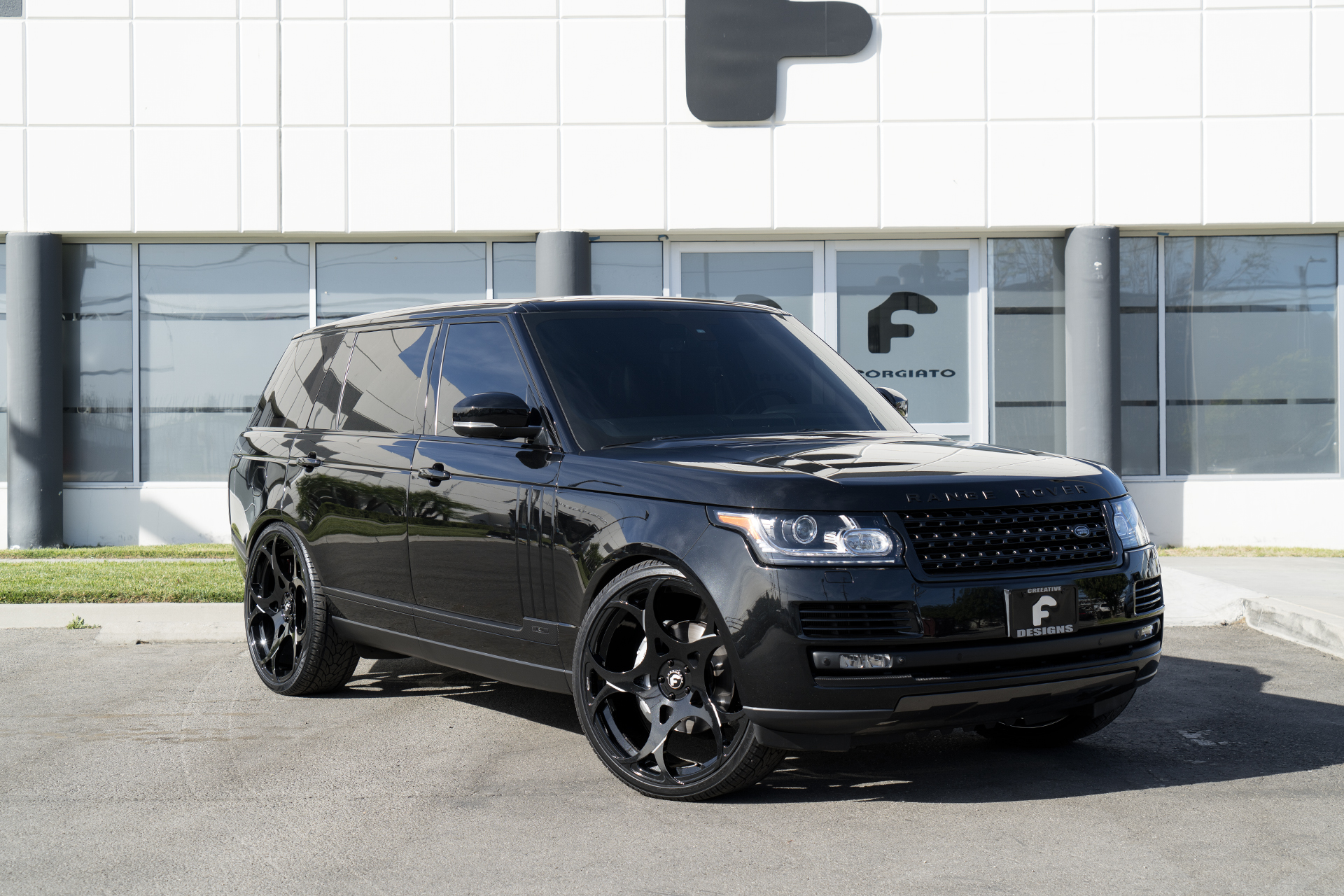 Range Rover on Rueda M