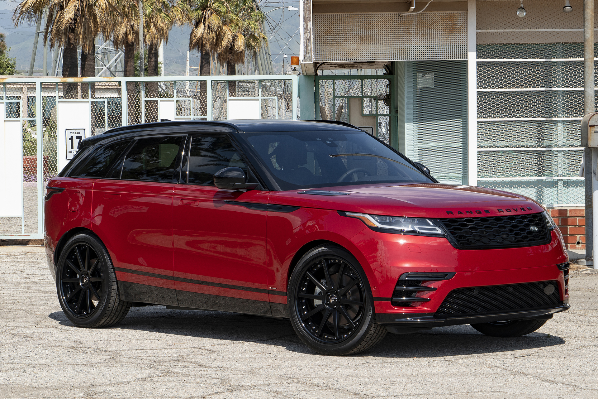 Range Rover on S206