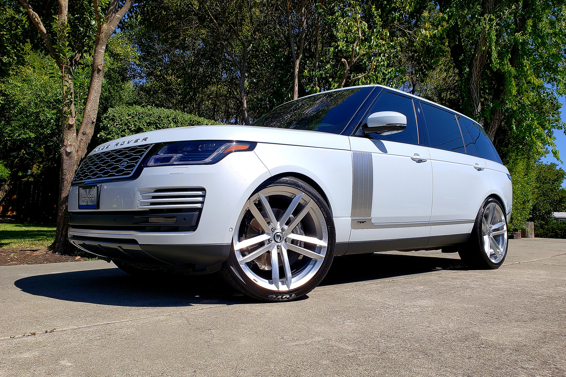 Range Rover on Senza M