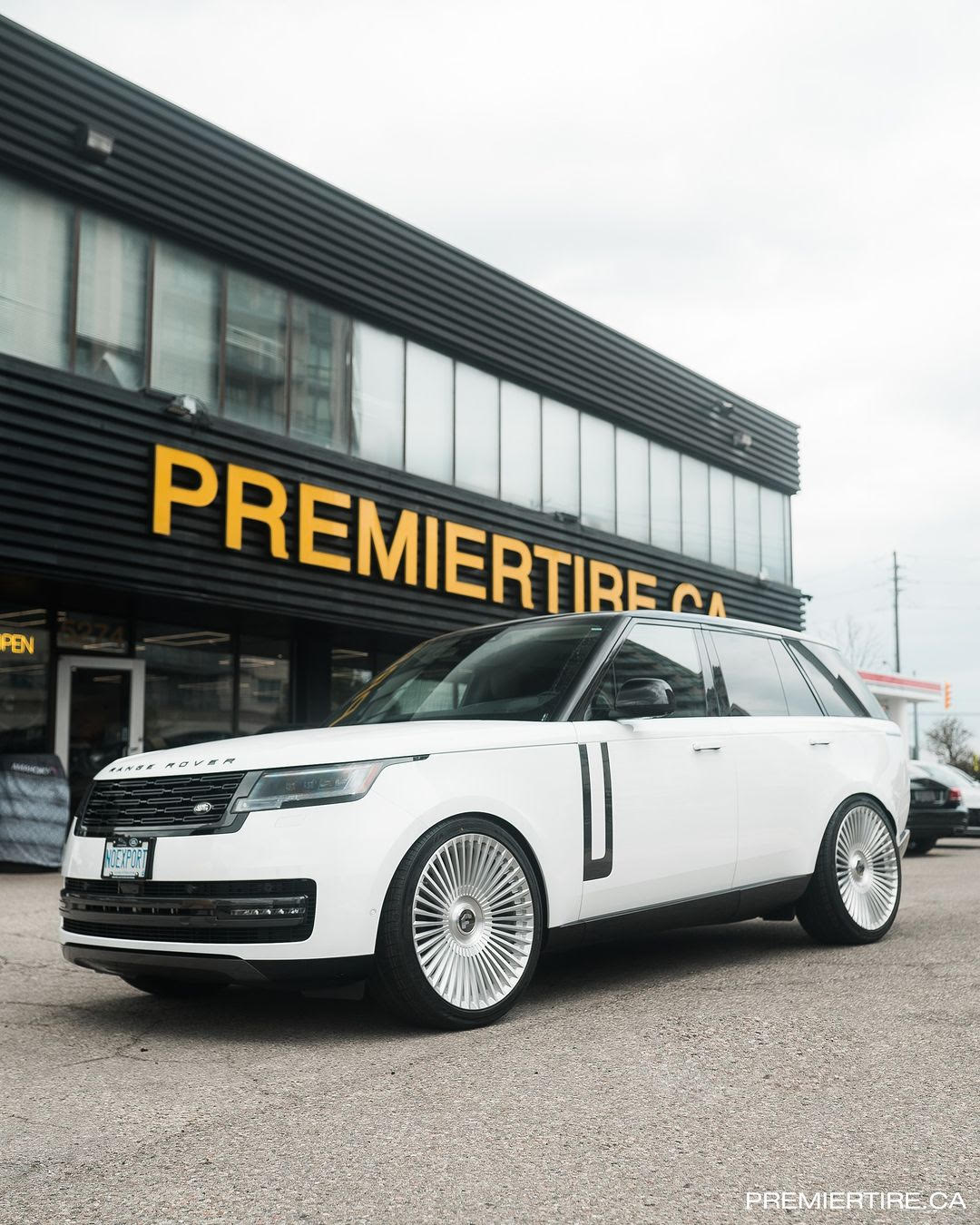 Range Rover on Trimestre-M
