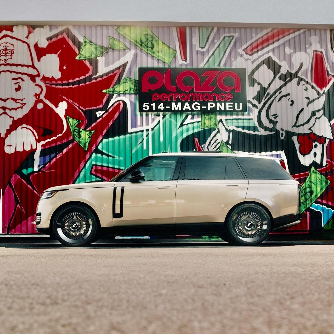 Range Rover on Trimestre-Slant