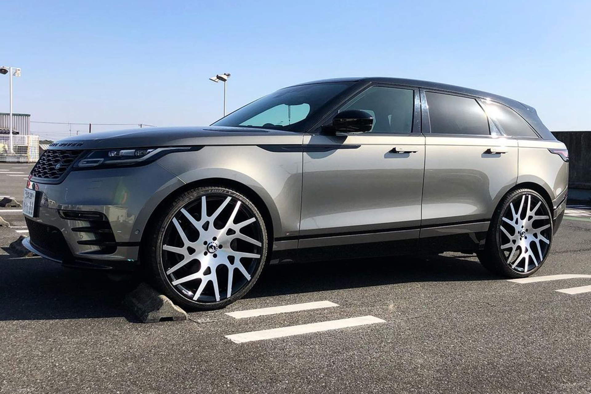Range Rover on Twisted Maglia-M