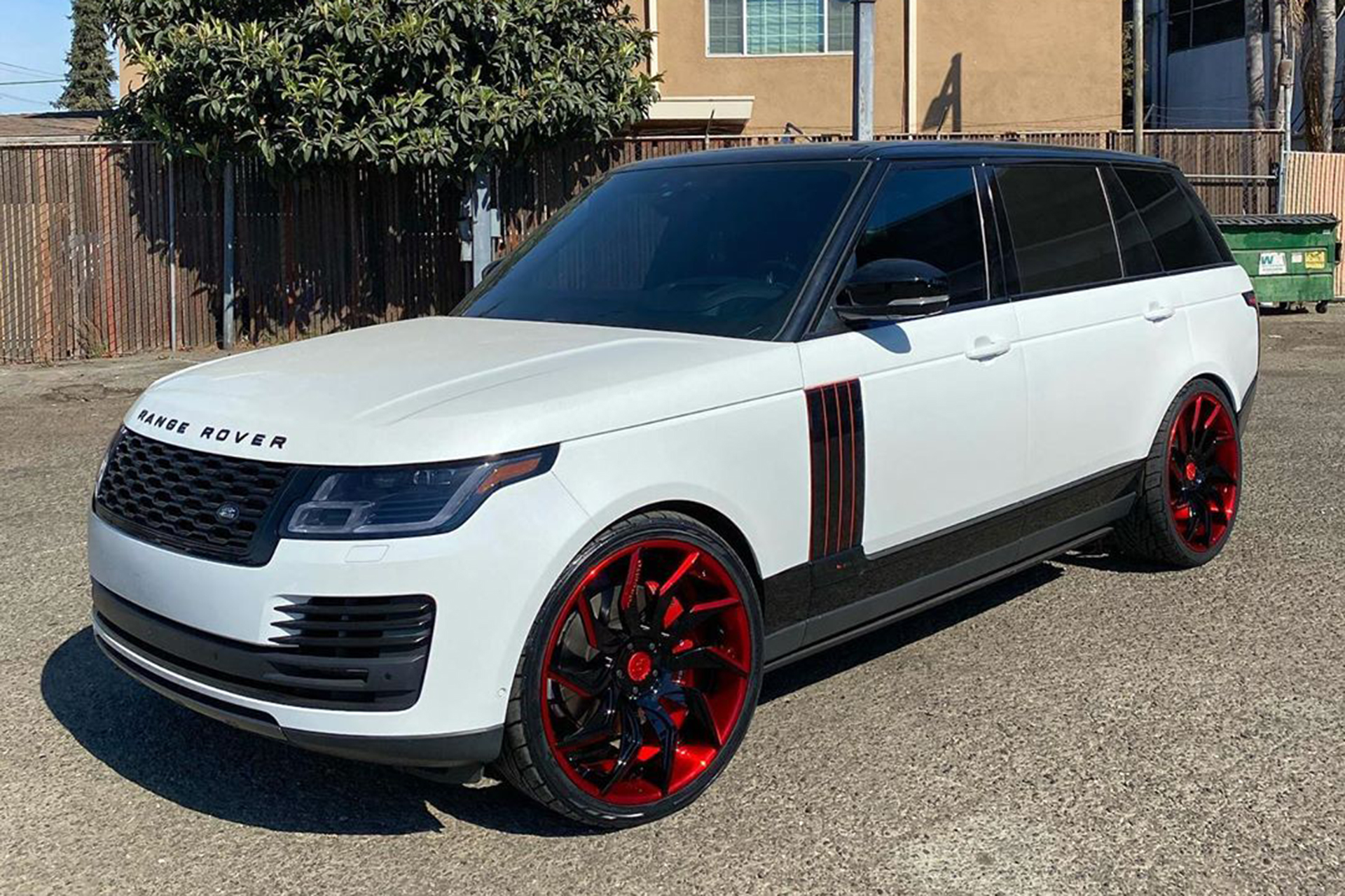 Range Rover on Villaggi-ECL