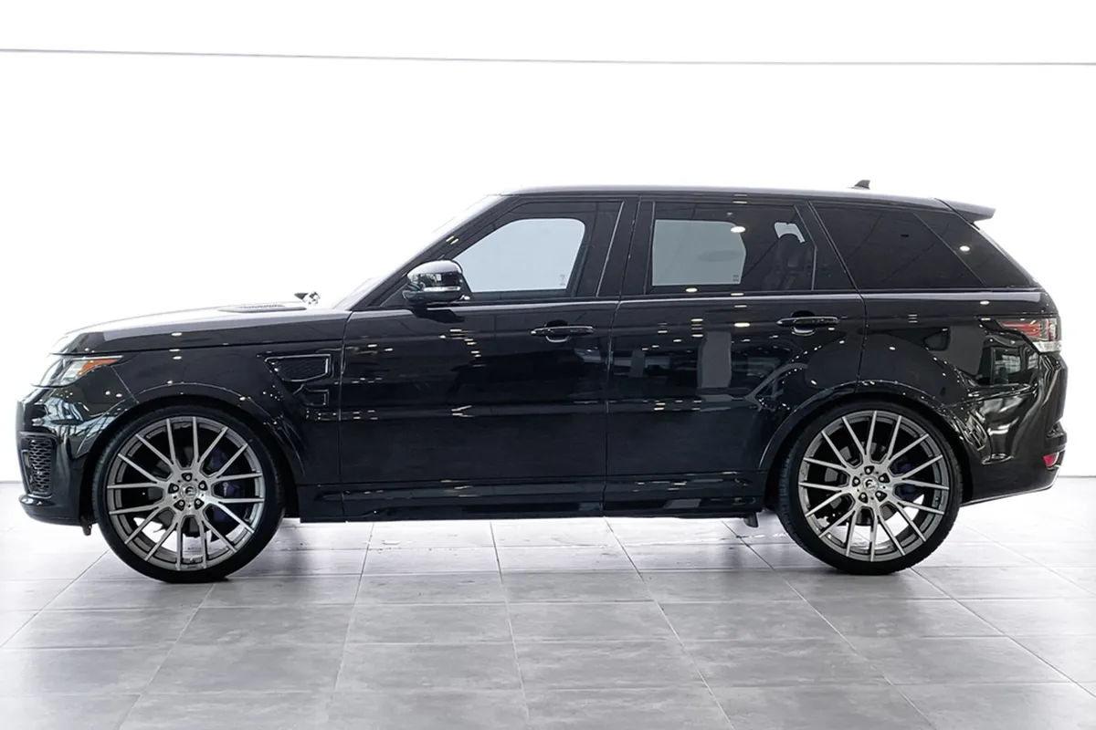 Land Rover Range Rover Sport on Forgiato Flow 001 wheels