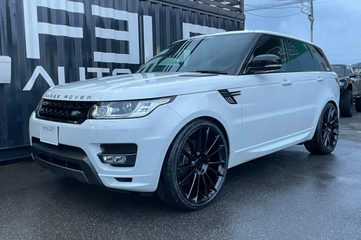 Land Rover Range Rover Sport on Forgiato Flow 002 wheels