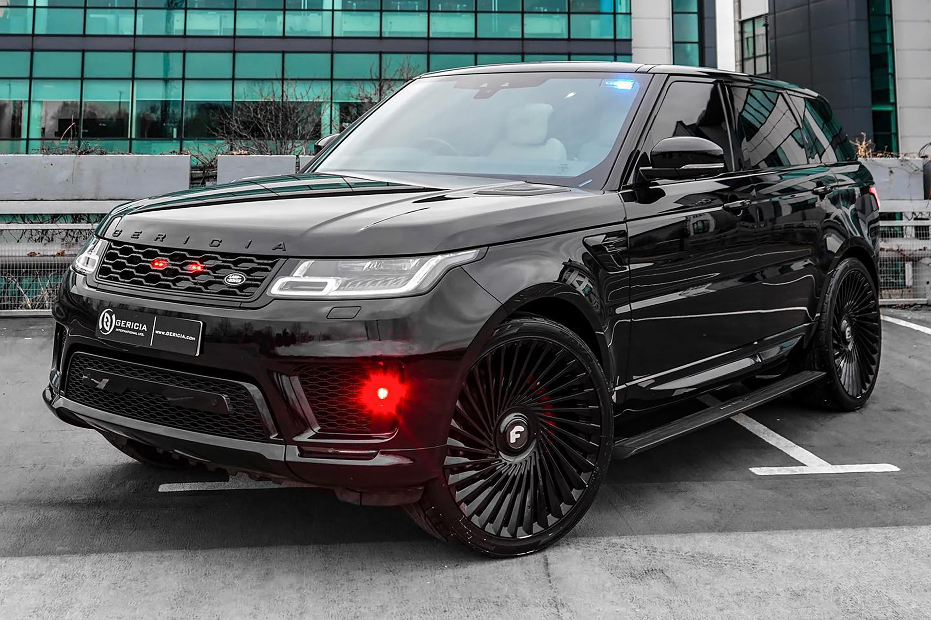 Range Rover Sport on Twisted Trimestre-M