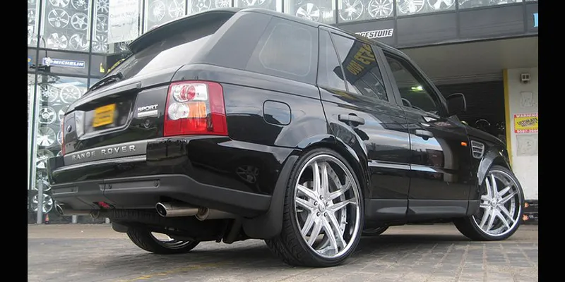 Land Rover Range Rover Sport on Forgiato Vizzo wheels