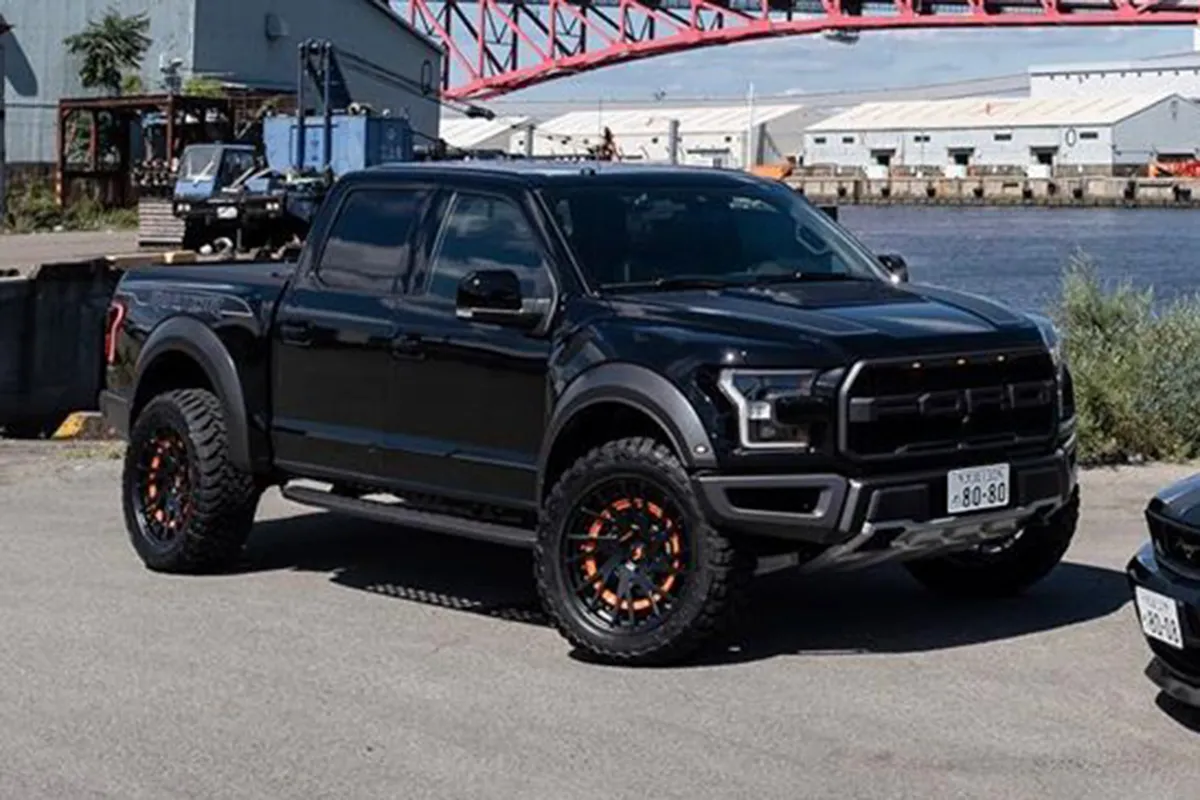 Ford Raptor on Forgiato Tec 2.5 R wheels