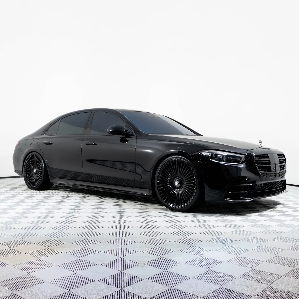 Mercedes-Benz S580 on Forgiato Trimestre wheels