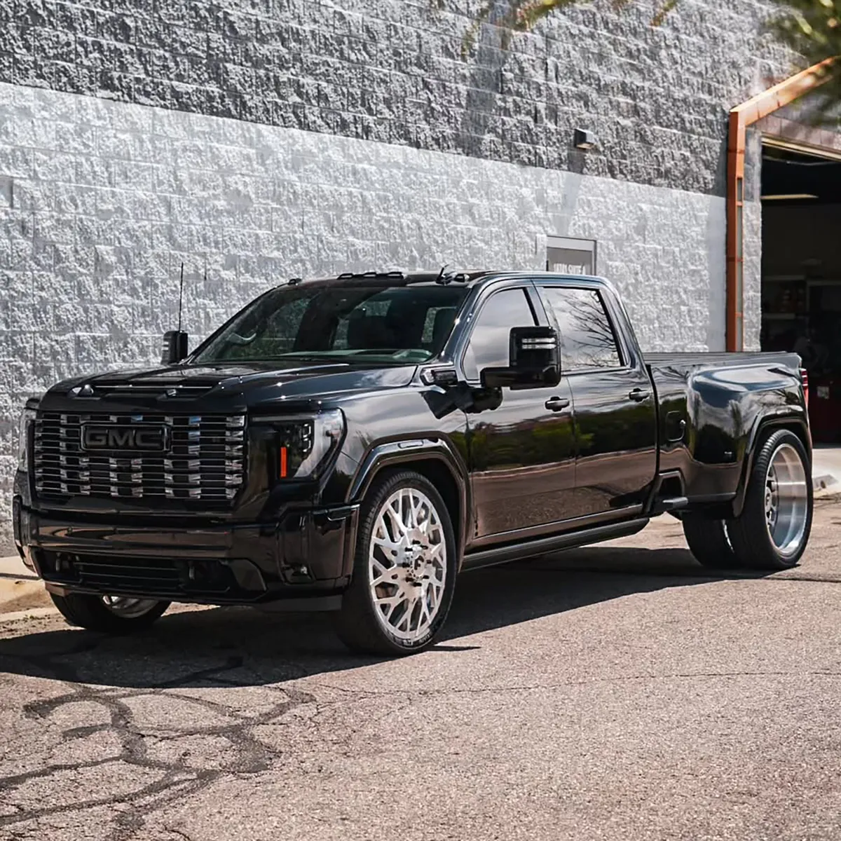 GMC Sierra 3500HD on Forgiato Blocco-Duro wheels