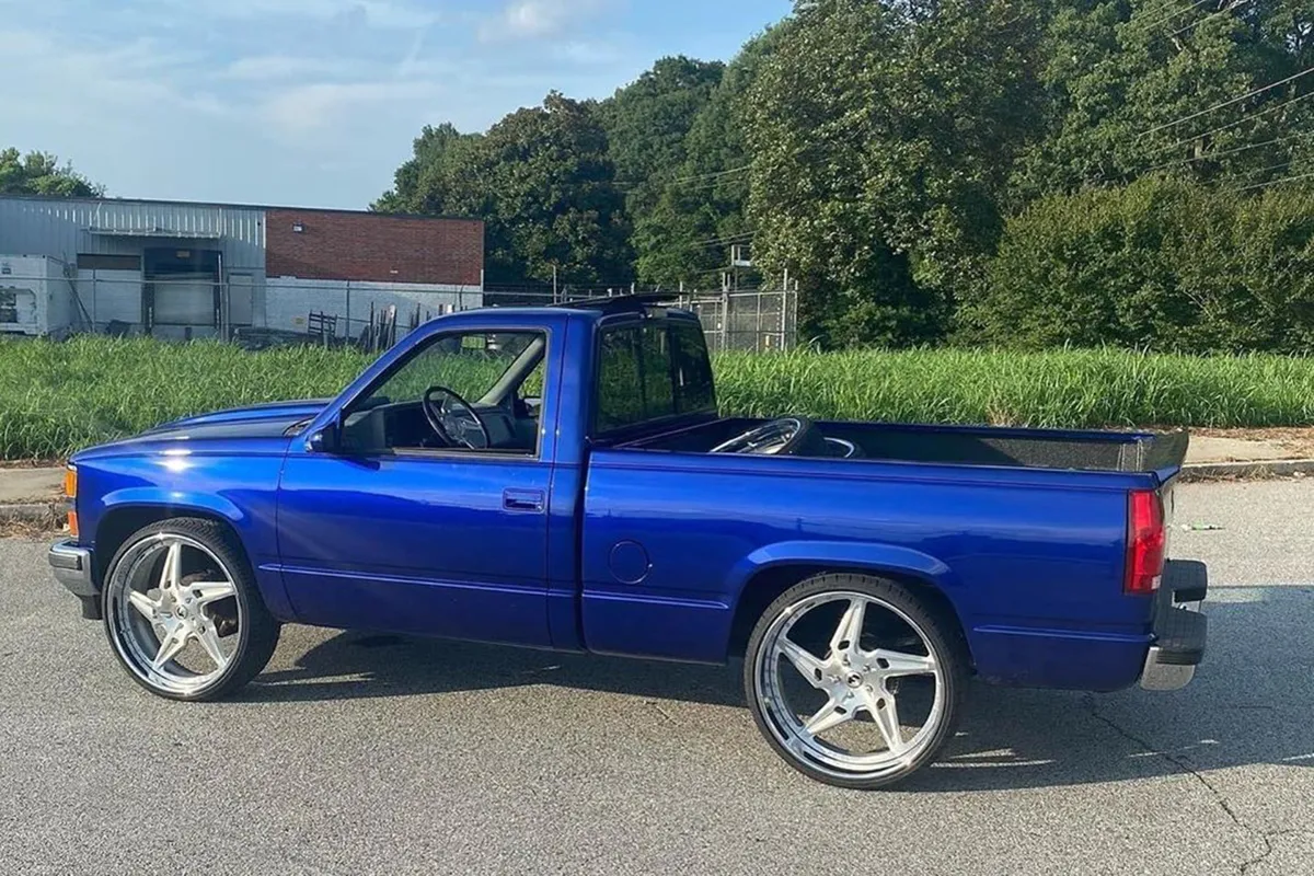 Chevrolet Silverado on Forgiato Fessuri wheels