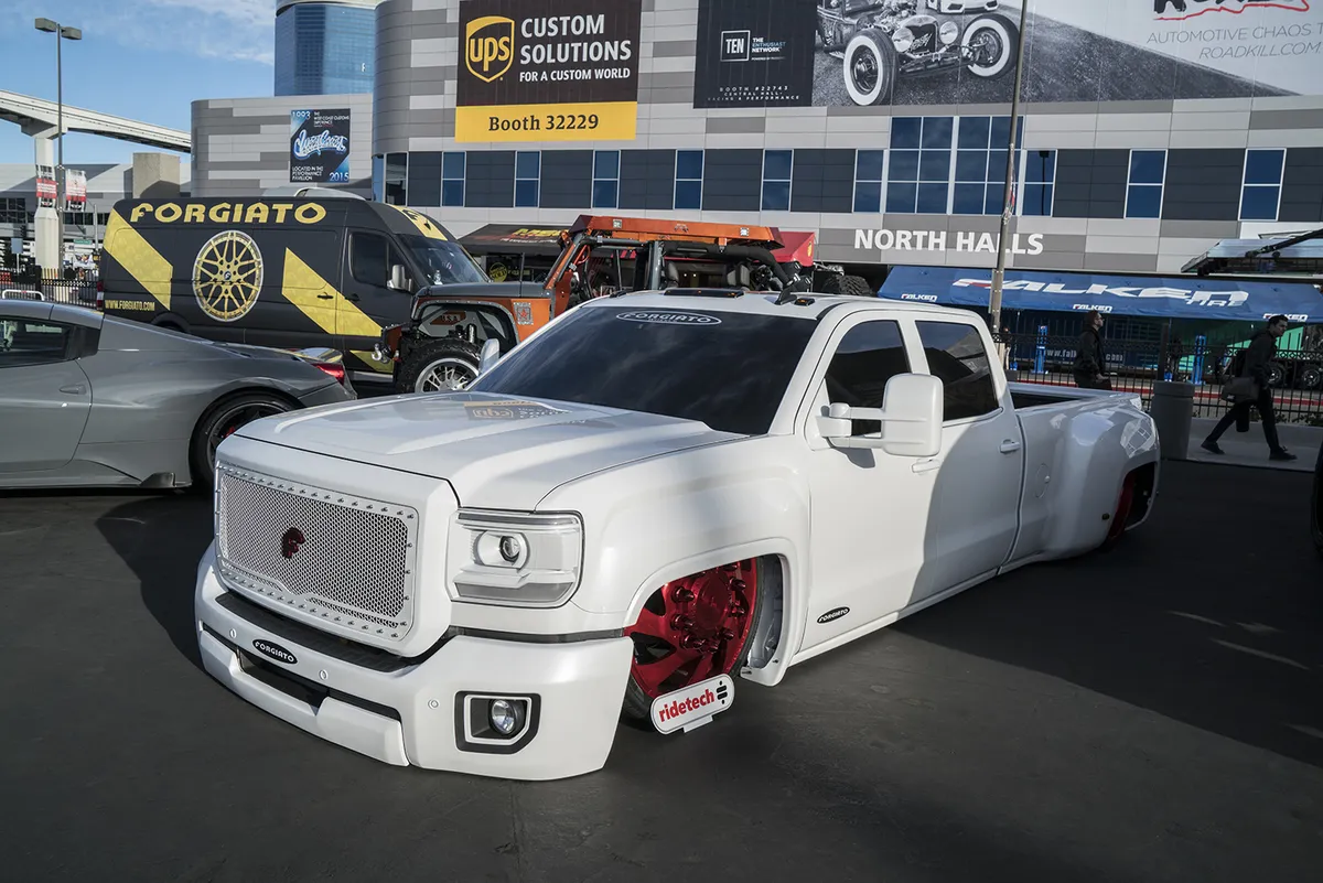 Chevrolet Silverado on Forgiato Indurire wheels
