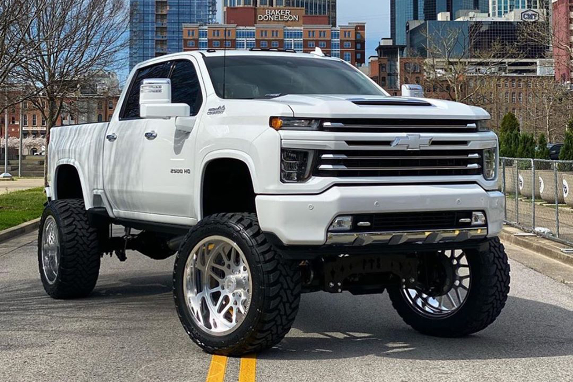 Silverado on Maglia-T