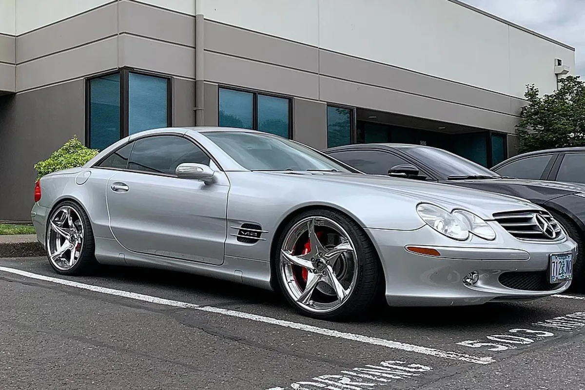 Mercedes-Benz SL on Forgiato Appuntito-ECL wheels