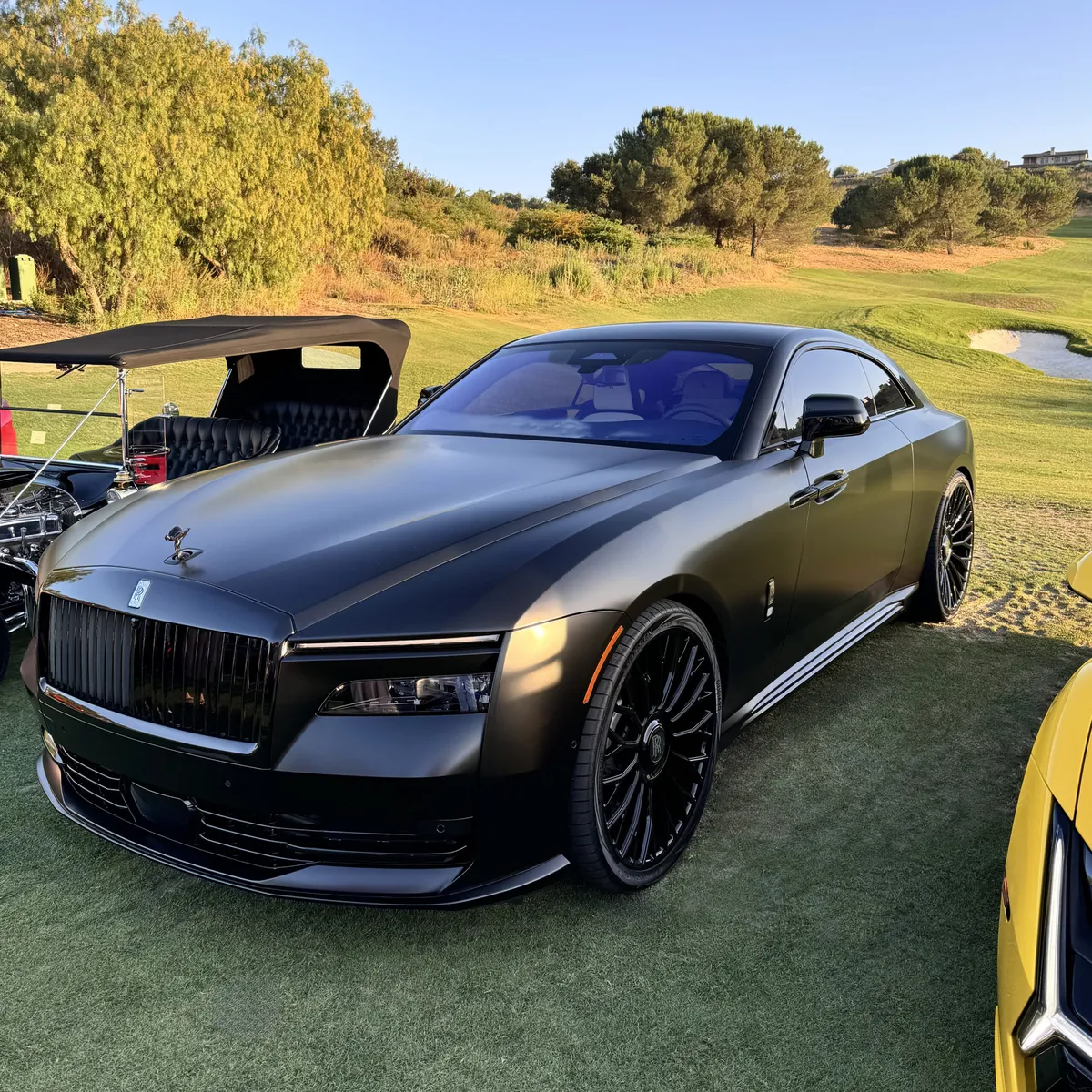 Rolls-Royce Spectre on Forgiato NB6-M wheels