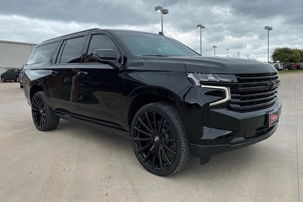 Chevrolet Suburban on Forgiato F2.15-M wheels