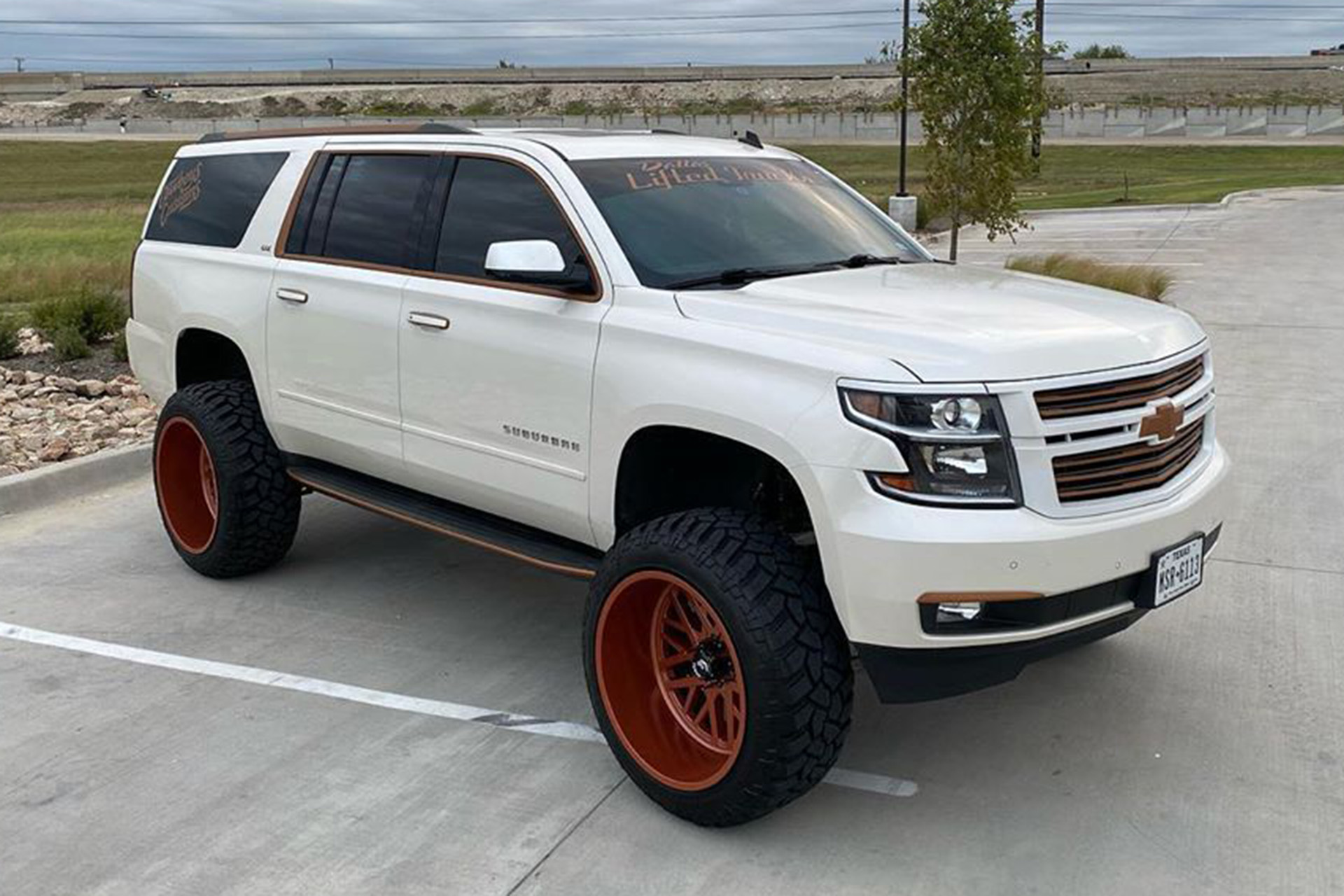 Suburban on Flow Terra