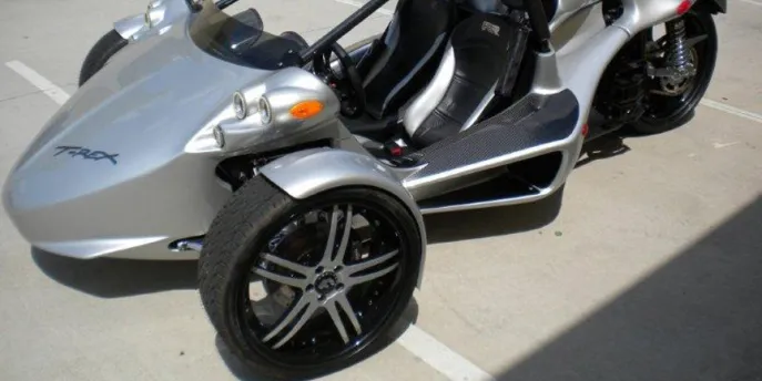 Other T Rex on Forgiato Vizzo wheels