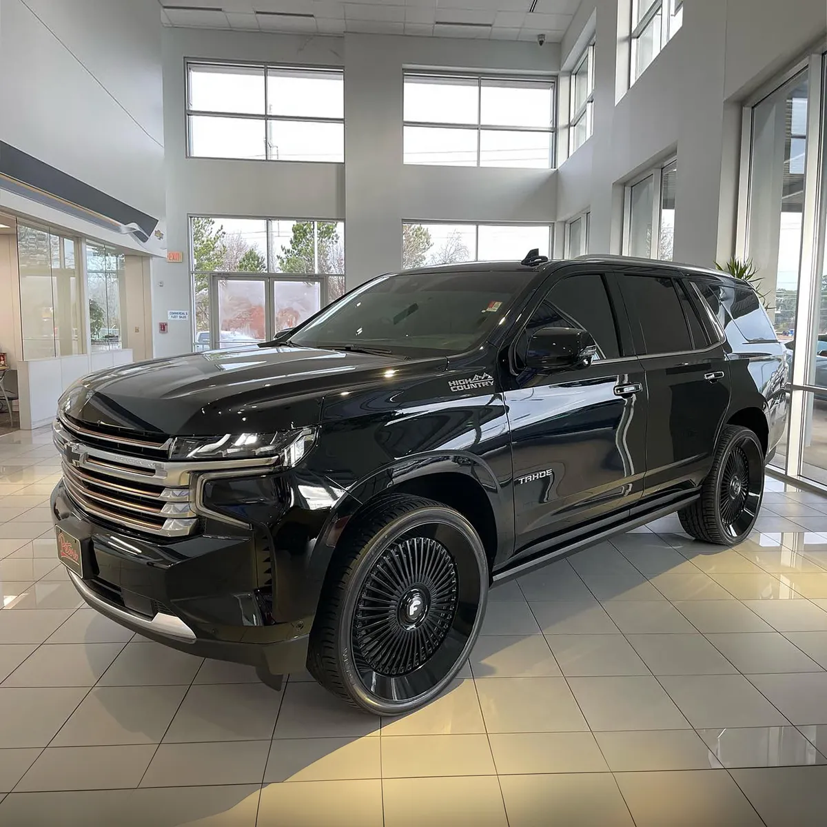Chevrolet Tahoe on Forgiato Trimestre-Slant wheels