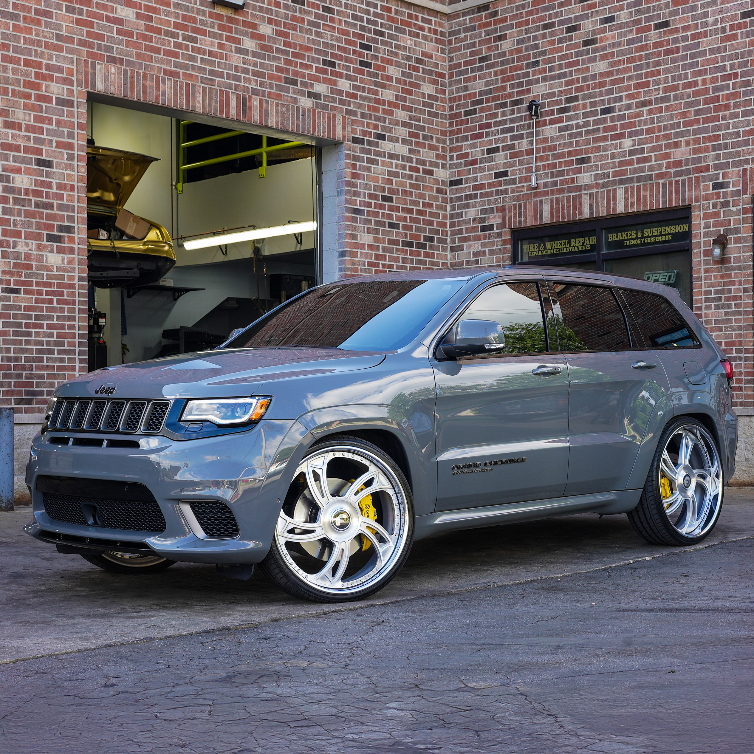 Trackhawk on Belice-XKW-5