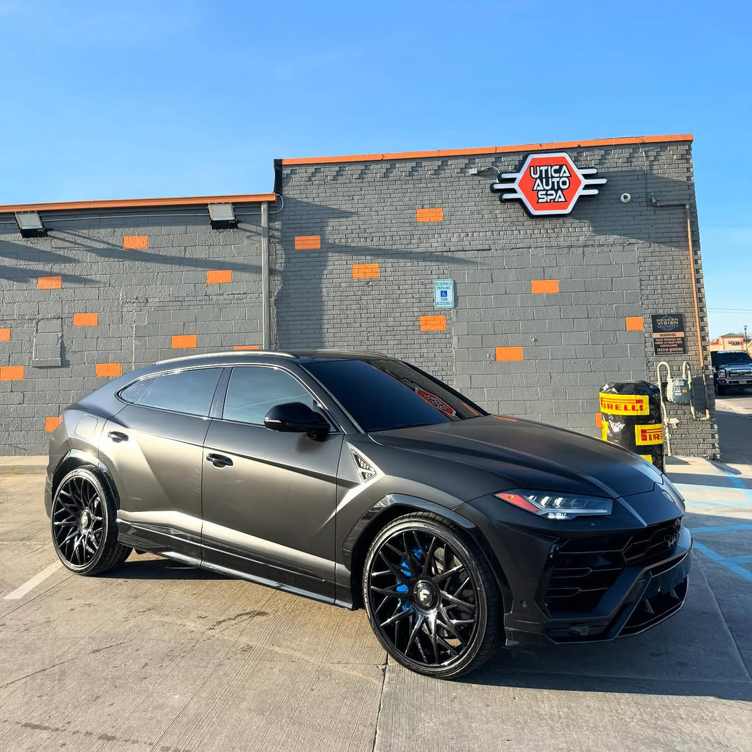 Urus on Blocco-ECL