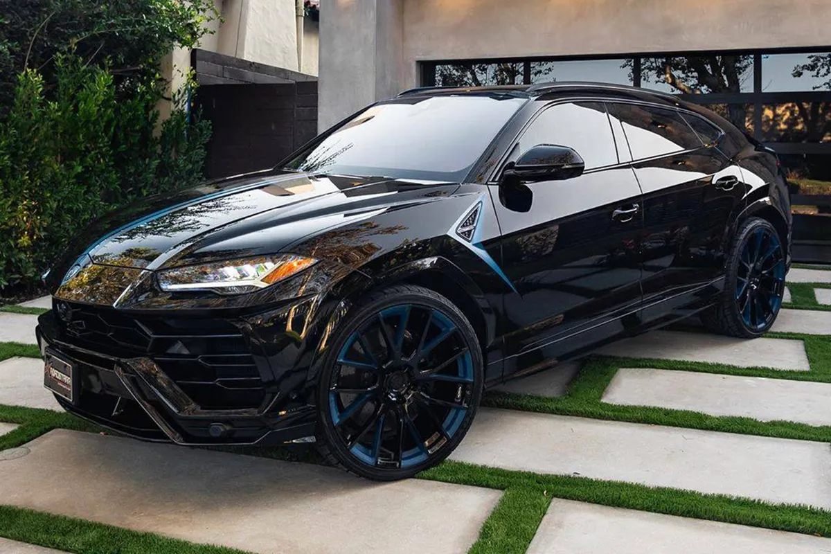 Lamborghini Urus on Forgiato Flow wheels
