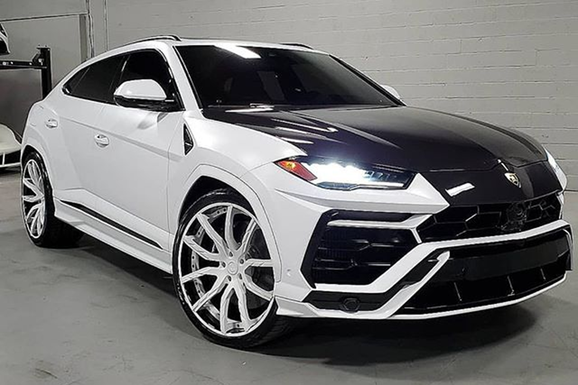 Urus on Formato-ECL