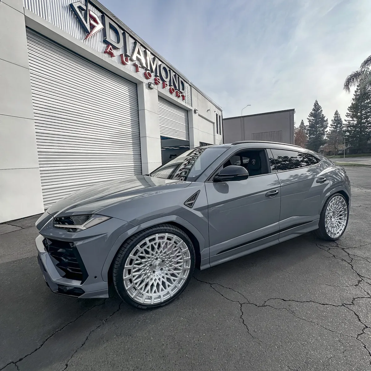 Lamborghini Urus on Forgiato Meshato-M wheels